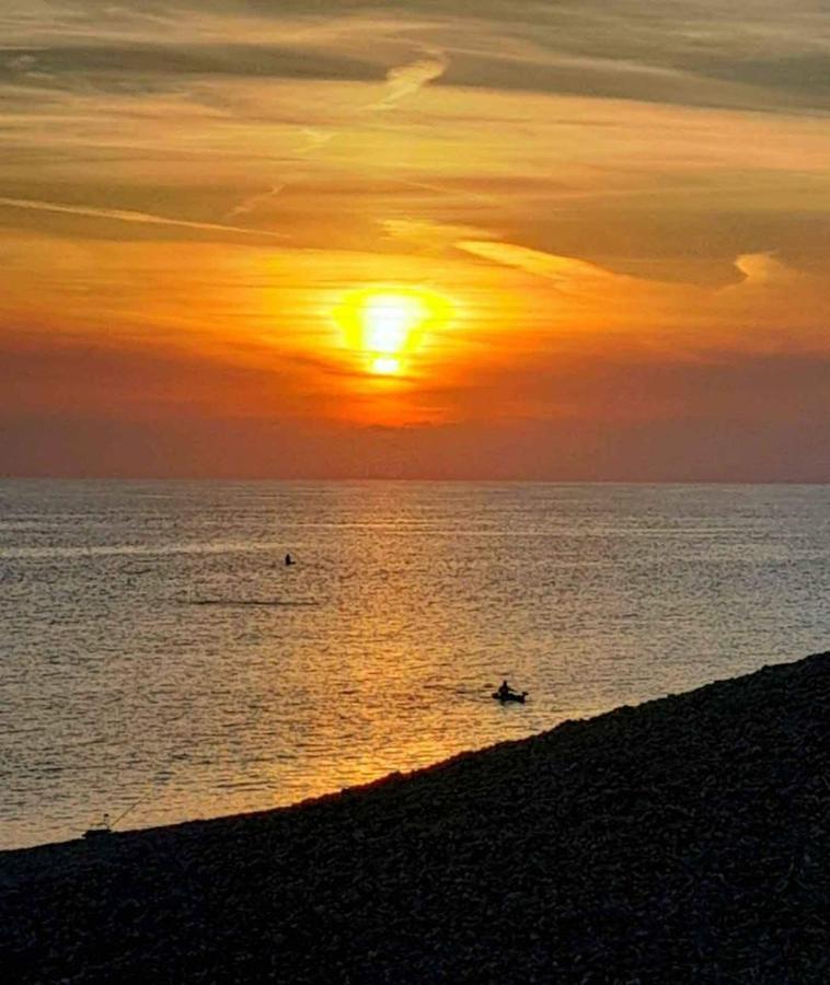 Sea View Cottage In Dorset, 波特兰 外观 照片